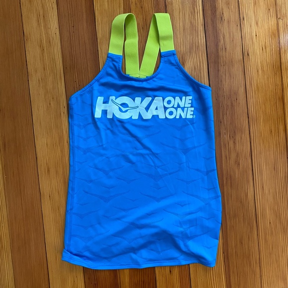 hoka tank top